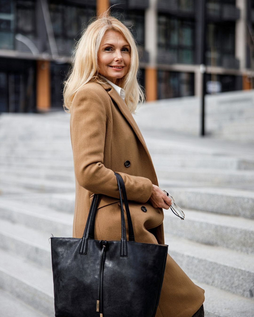 GCR Career Portal Companies Landingpage_4x5_woman looking