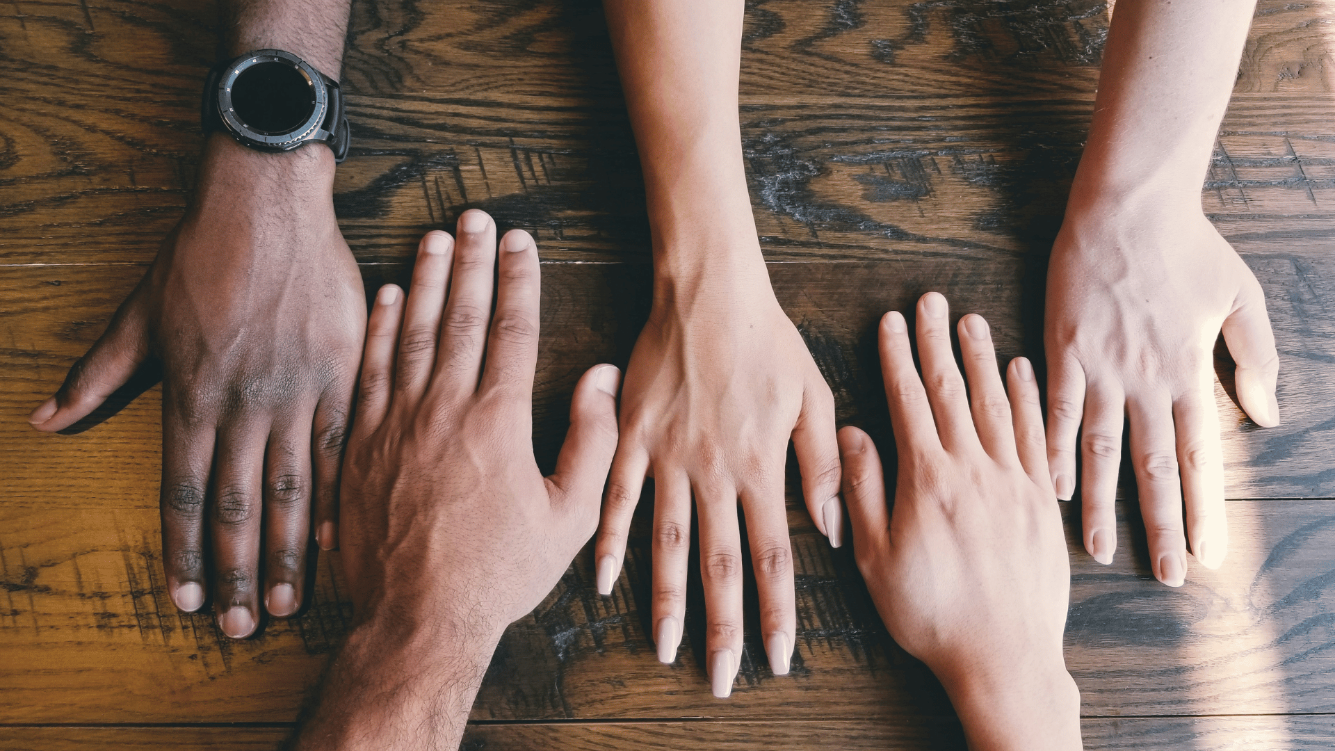 GCR_Unions_Different hands_ photo credit: clay-banks